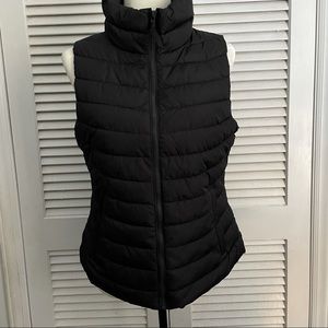 GAP Upcycled Puffer Vest Black S